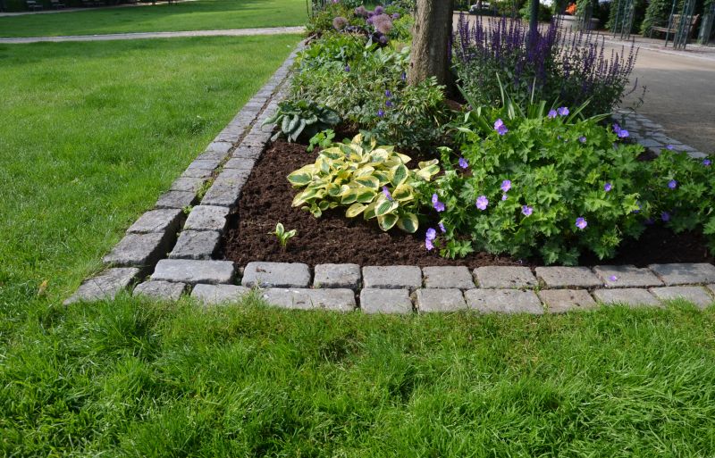 Flower Bed Mulching in Honolulu, HI
